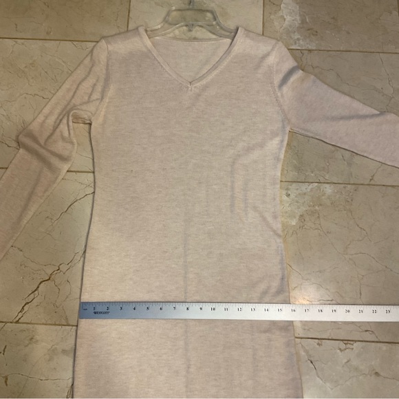 Sweater dress, long and lean, v-neck, oatmeal color, long sleeve, soft, Sz Small - Picture 7 of 8
